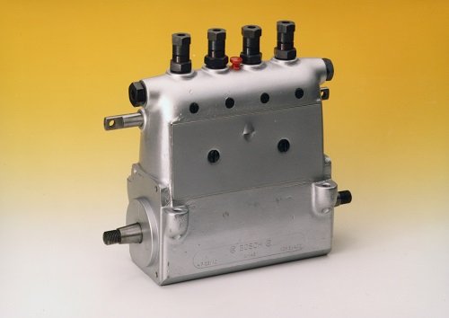 1927-Erste Bosch Diesel-Einspritzpumpe
